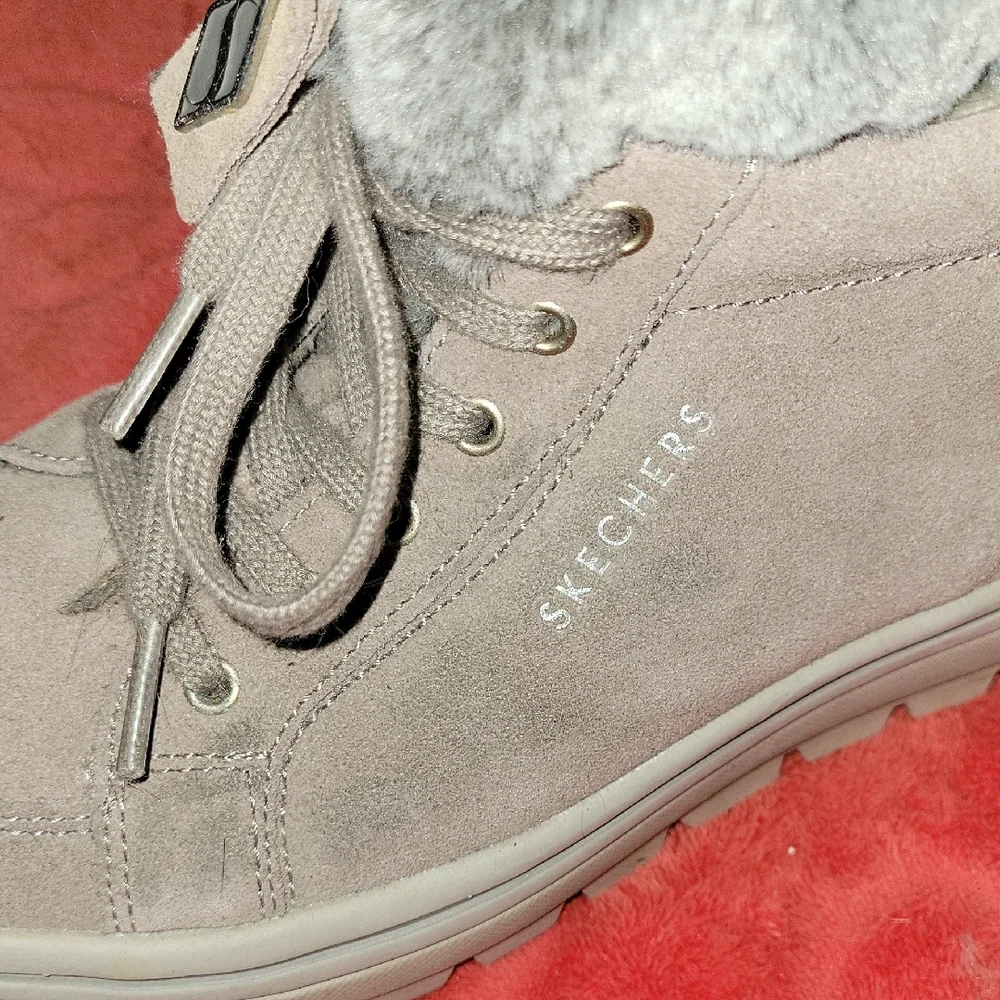 Skeechers Light Tan Fur-Lined Winter Boots